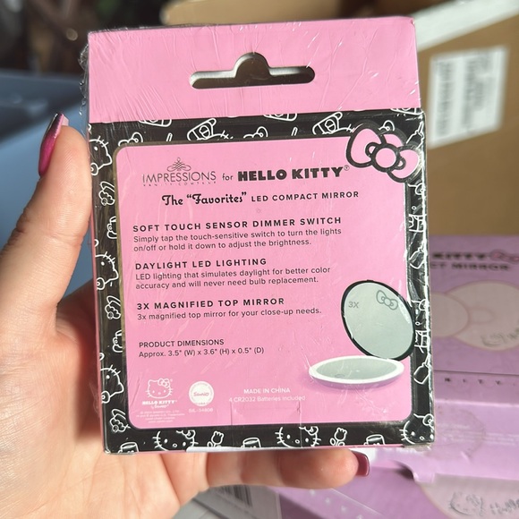 Impressions Vanity Hello Kitty “Favorites” LED Compact Mirror - Picture 2 of 2